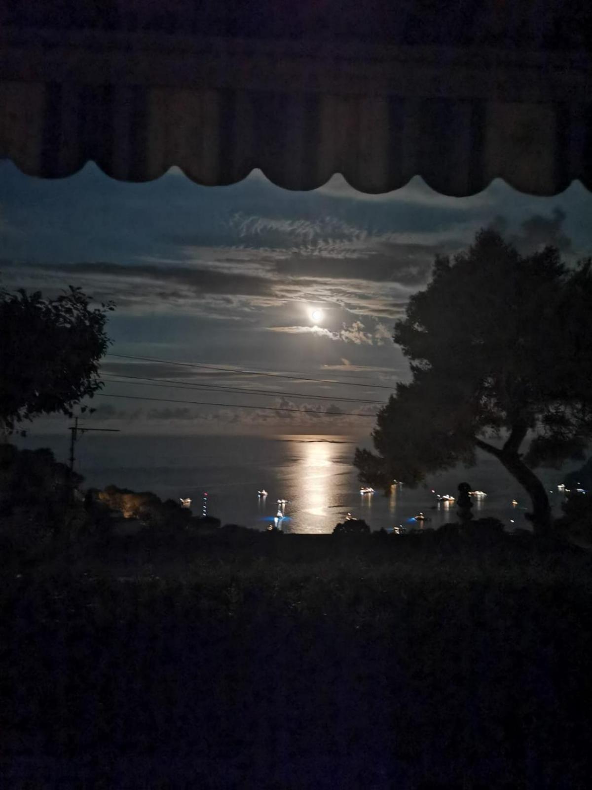 Marvelous Sea View Villa Капри Экстерьер фото