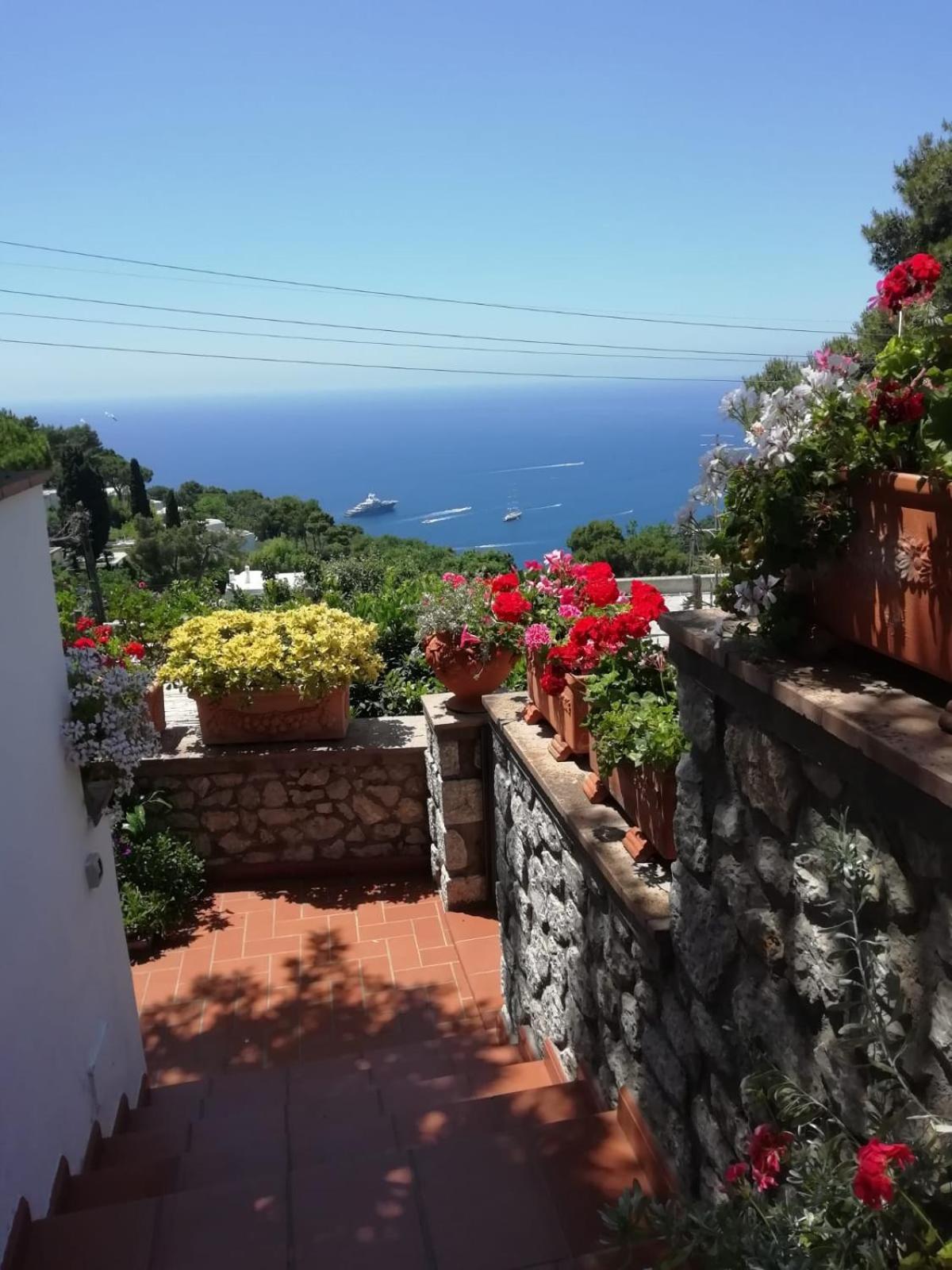 Marvelous Sea View Villa Капри Экстерьер фото