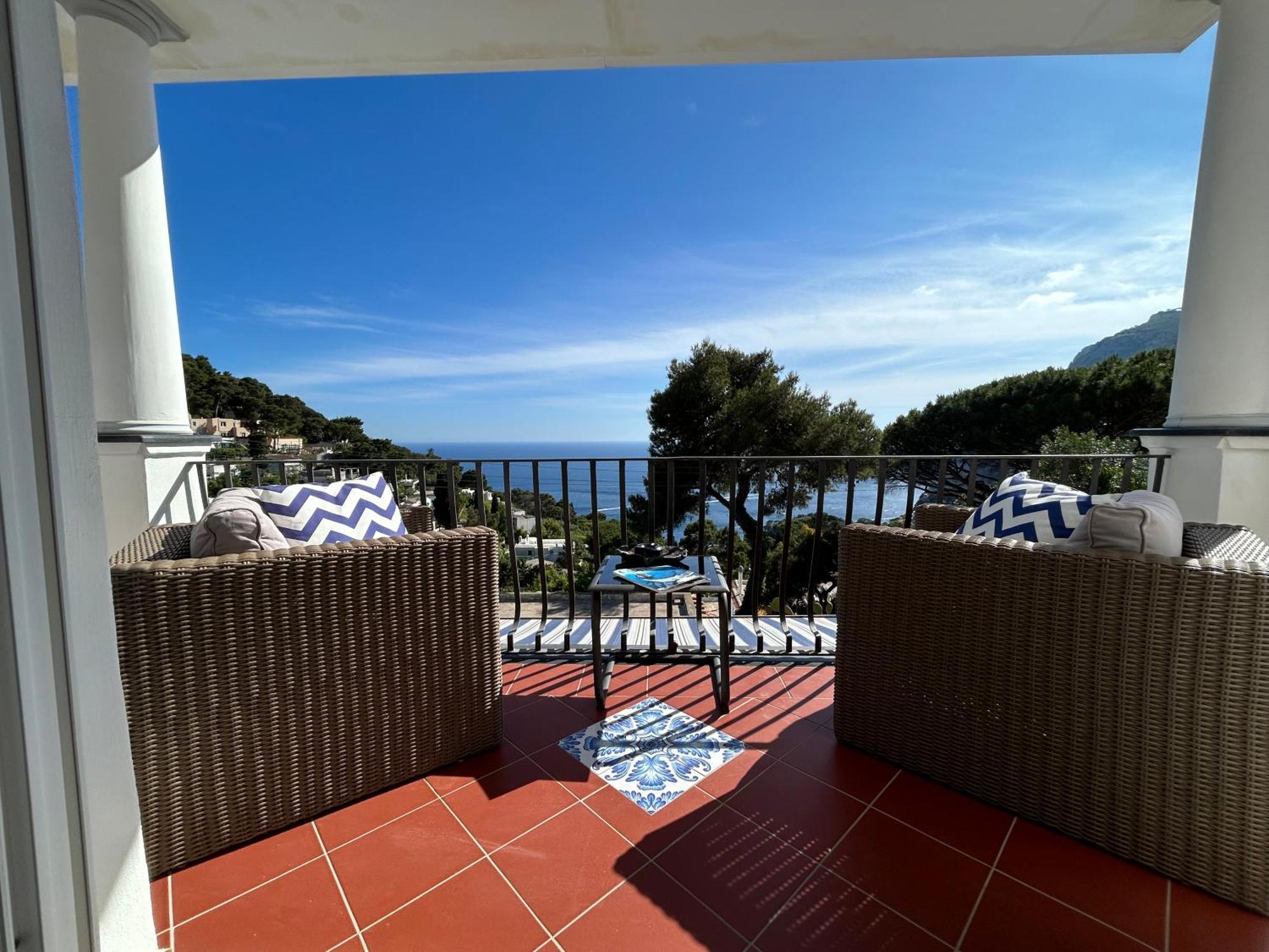 Marvelous Sea View Villa Капри Экстерьер фото