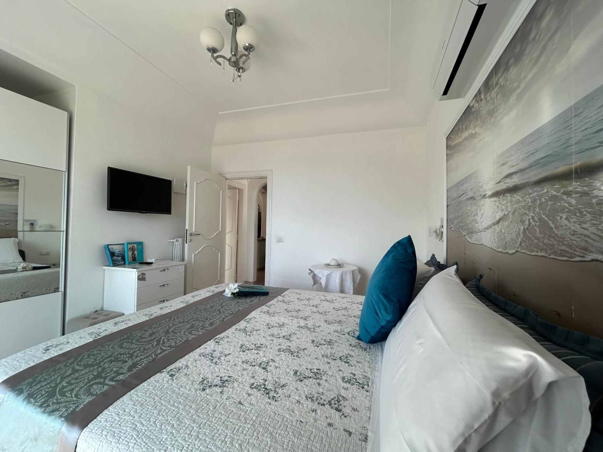 Marvelous Sea View Villa Капри Экстерьер фото
