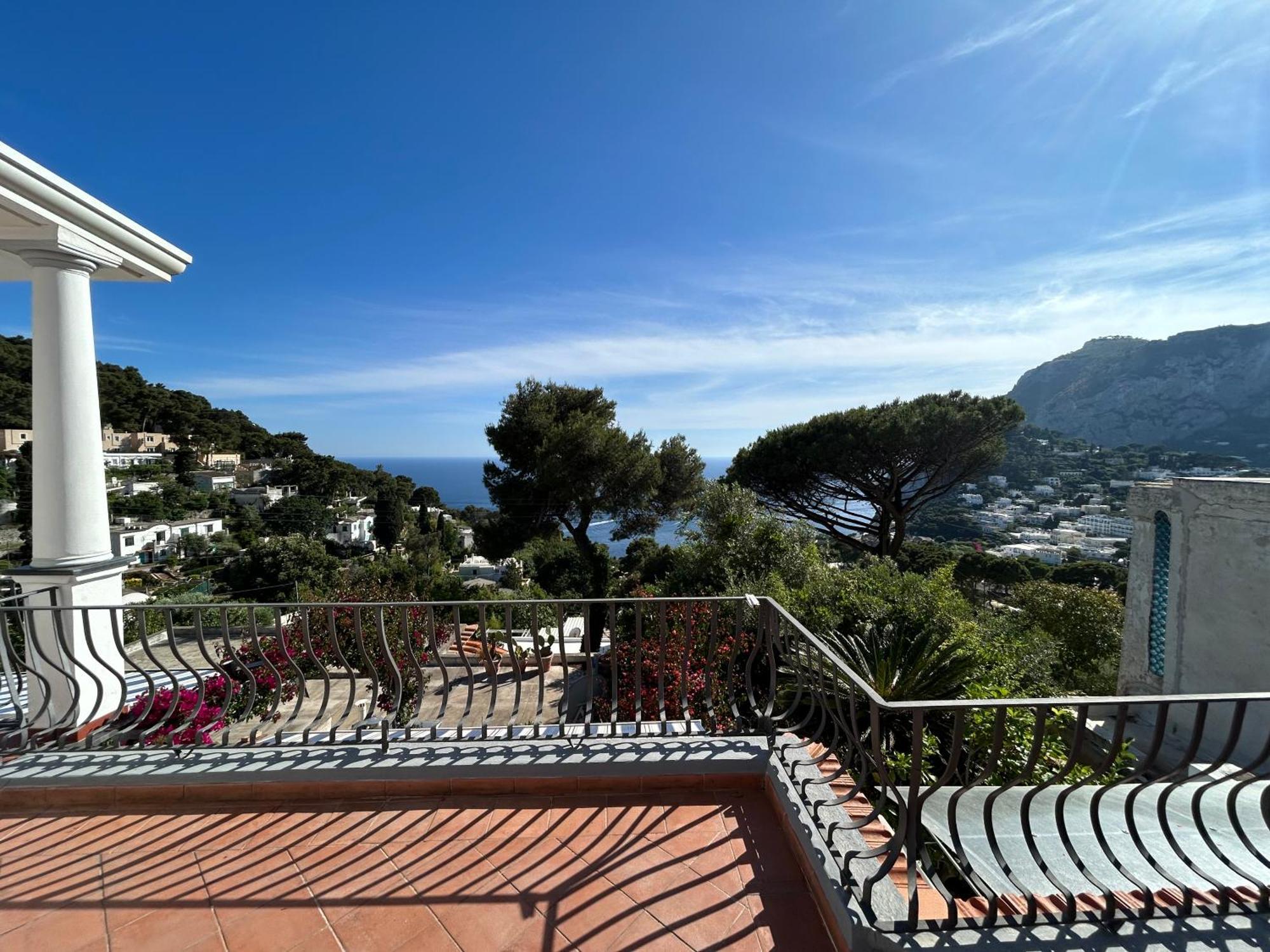 Marvelous Sea View Villa Капри Экстерьер фото
