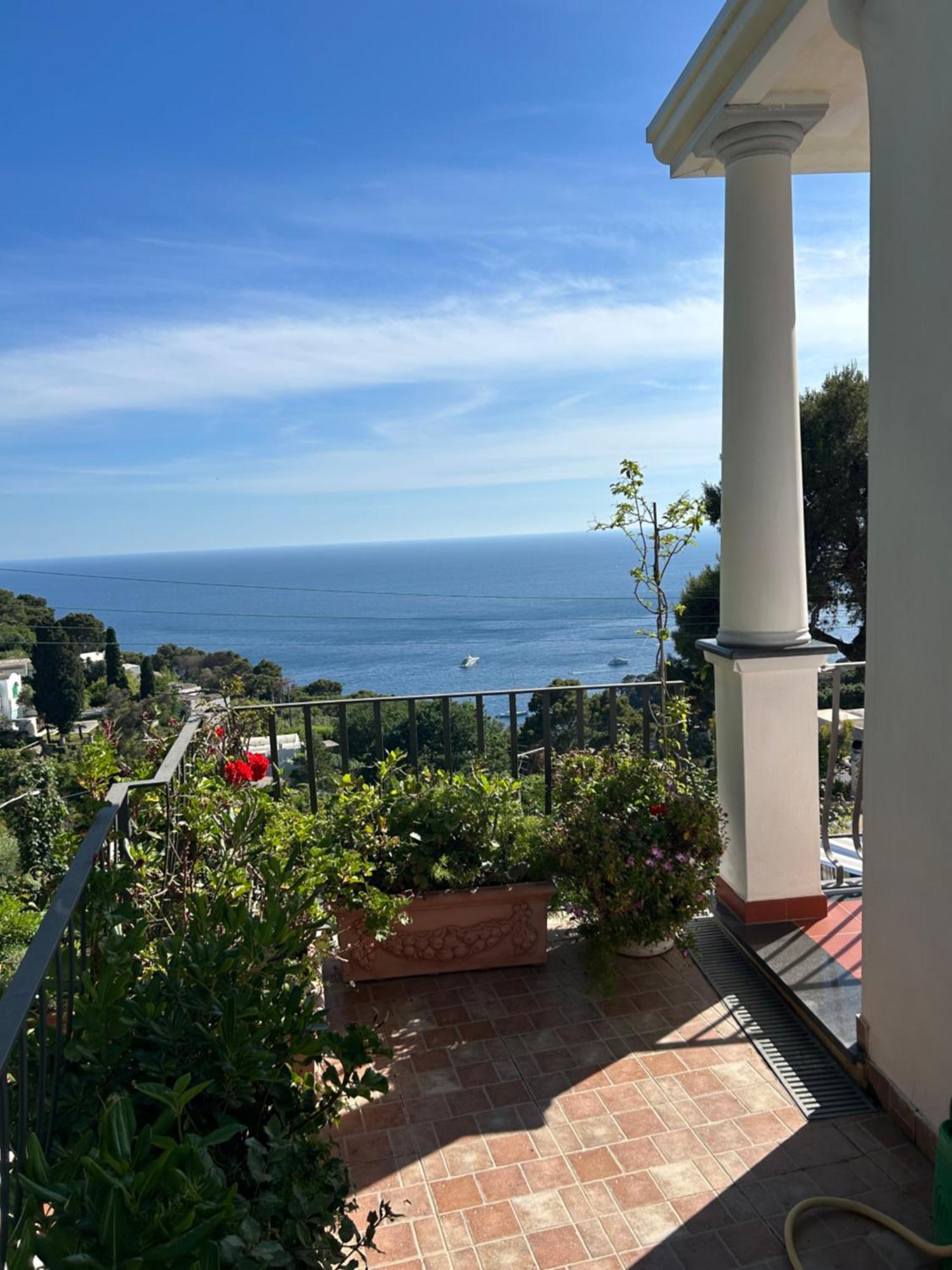 Marvelous Sea View Villa Капри Экстерьер фото
