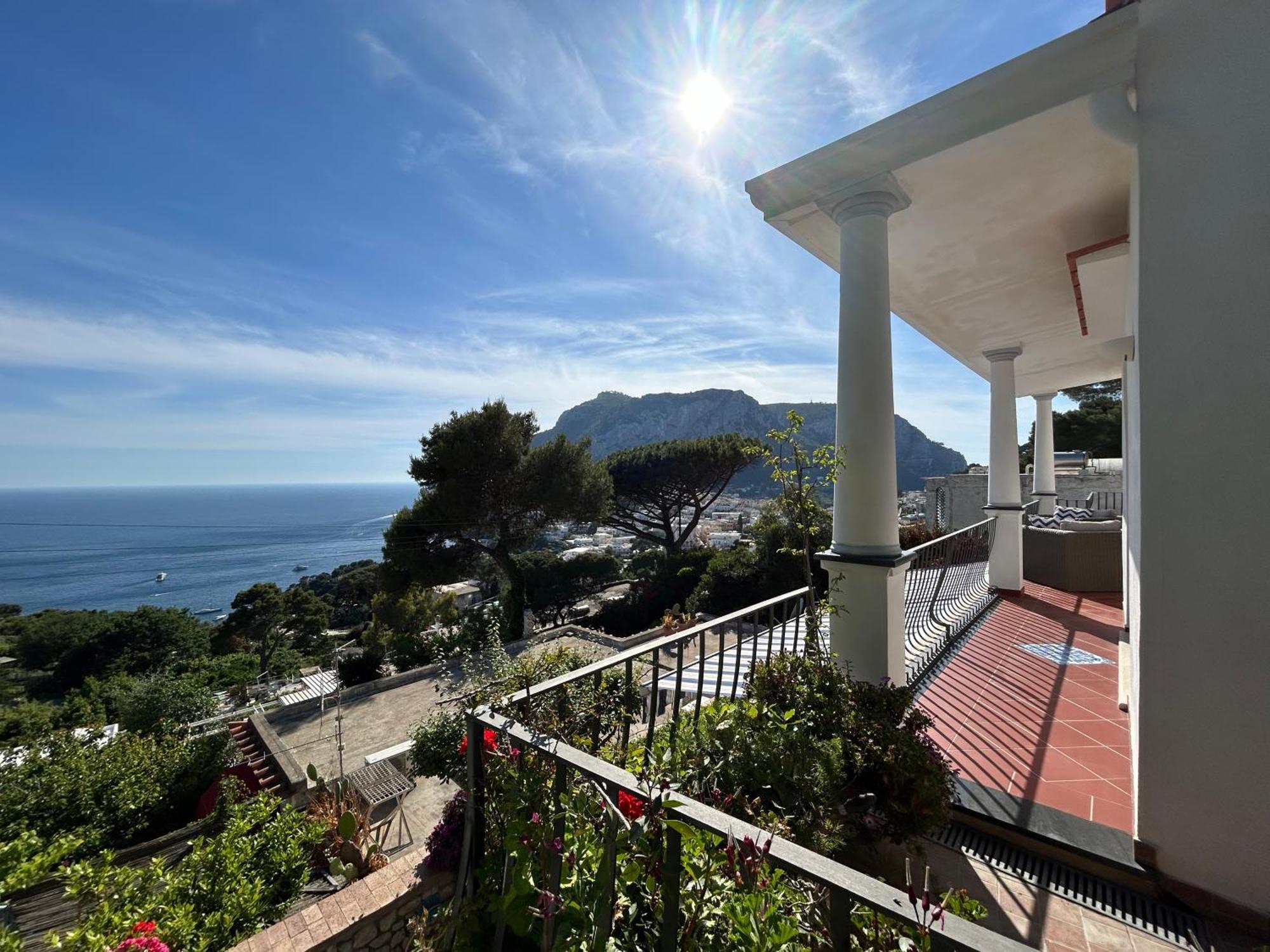 Marvelous Sea View Villa Капри Экстерьер фото
