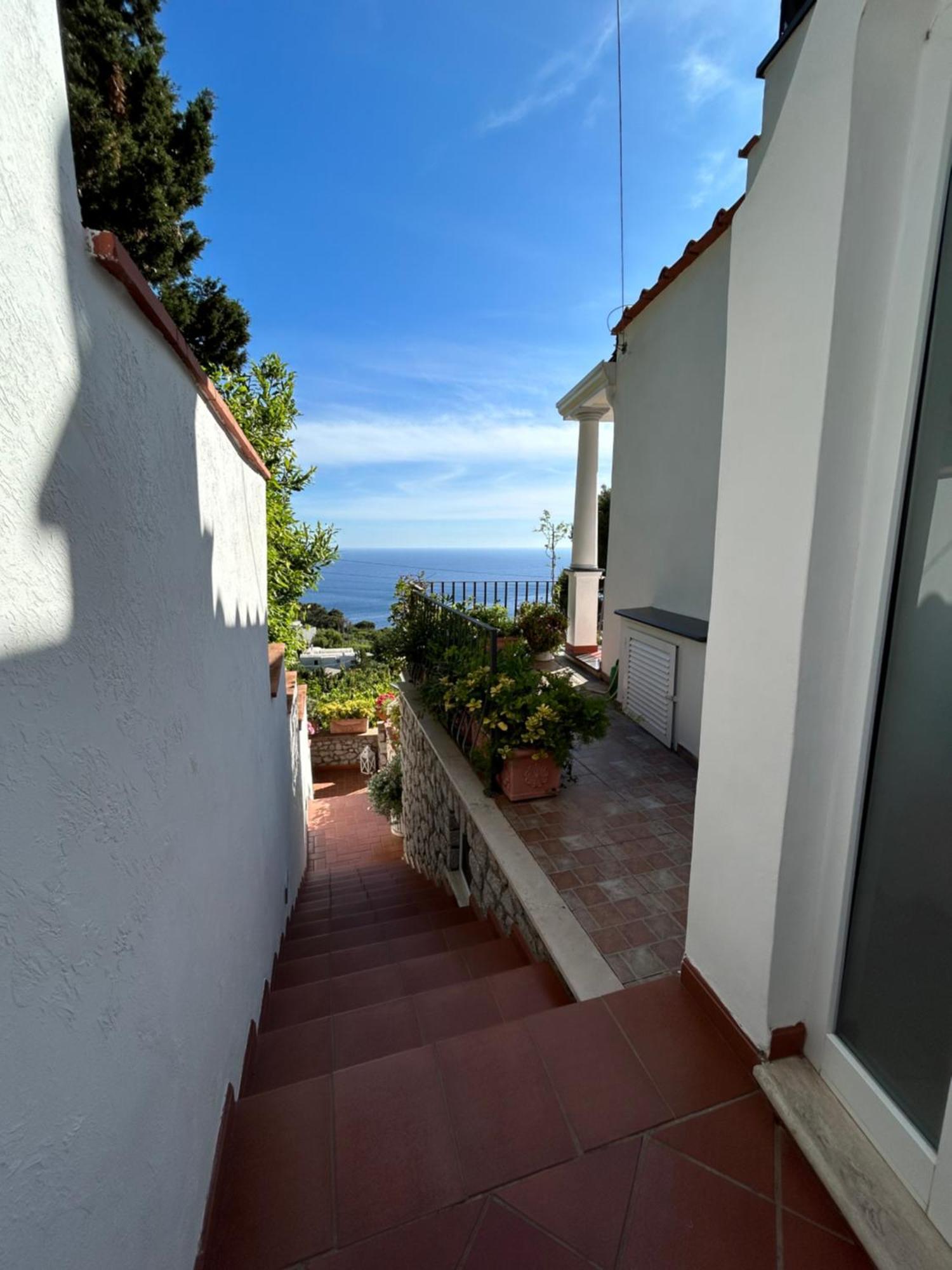 Marvelous Sea View Villa Капри Экстерьер фото