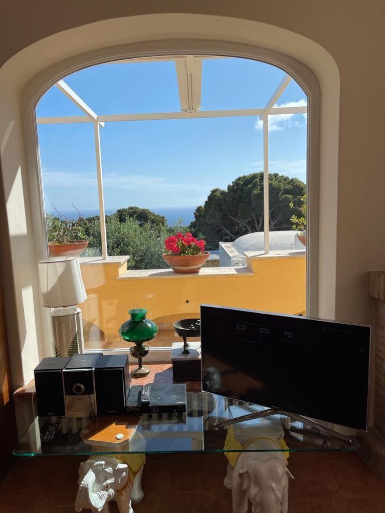 Marvelous Sea View Villa Капри Экстерьер фото