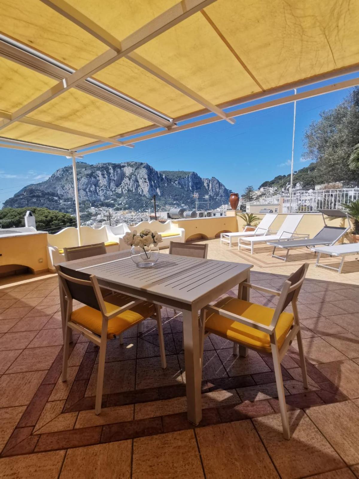 Marvelous Sea View Villa Капри Экстерьер фото